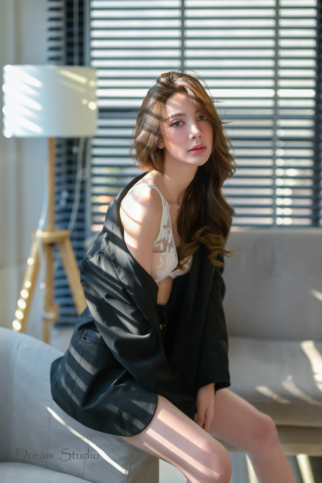 น้องนอร์ท มีชื่อจริงว่า อดิศา สาทแก้ว เป็นสาวสวยที่ยิ้มหวาน เต็มไปด้วยเสน่ห์